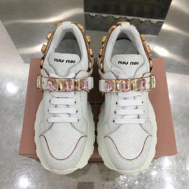 miumiu - Miu Miu・新品19aw、可愛いスニーカー、の通販 by ユラス's shop｜ミュウミュウならラクマ