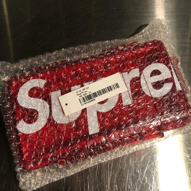 SUPREME/Pelican™️ 1060 Case