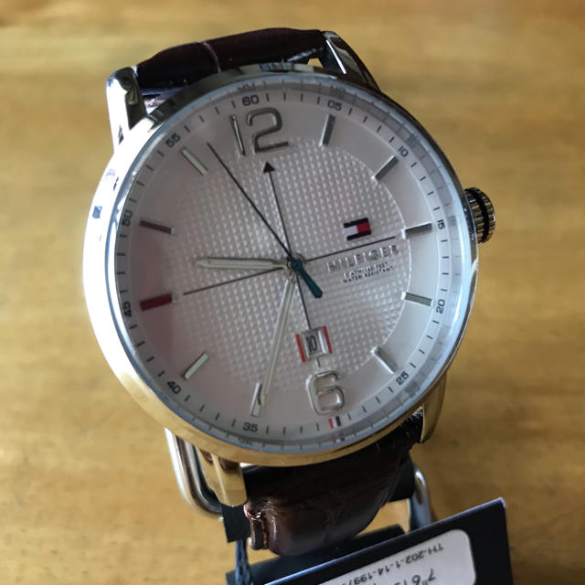 TOMMY HILFIGER - 新品✨トミーヒルフィガー クオーツ メンズ 腕時計 1791217 ホワイトの通販 by てっちゃん(´∀｀)｜トミーヒルフィガーならラクマ