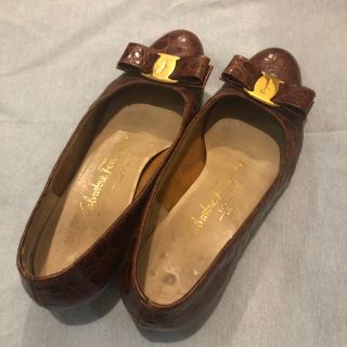 サルヴァトーレフェラガモ(Salvatore Ferragamo)のFerragamo フェラガモ バラ パンプス 6 お値下げしました♡(ハイヒール/パンプス)