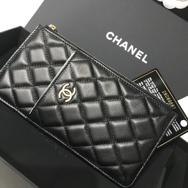 CHANEL(シャネル)の値上げCHANEL/限定デザイン アンティークロゴ マトラッセポーチ 財布 レディースのファッション小物(財布)の商品写真