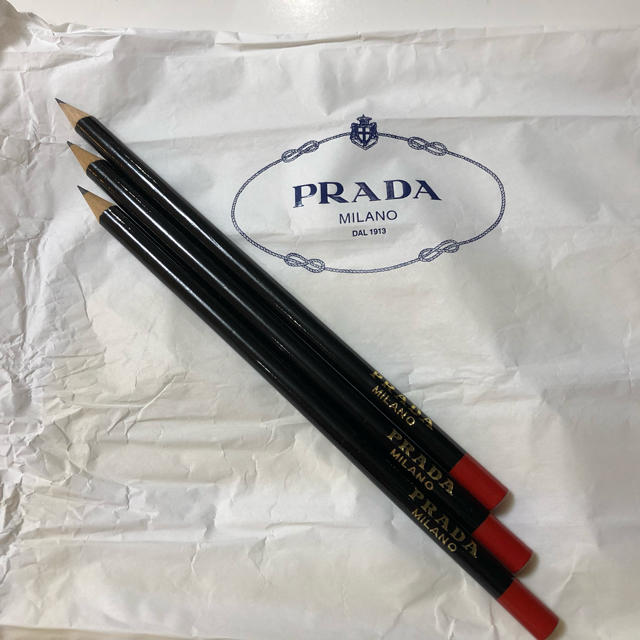 PRADA(プラダ)のPRADAのえんぴつ3本セット エンタメ/ホビーのアート用品(鉛筆)の商品写真