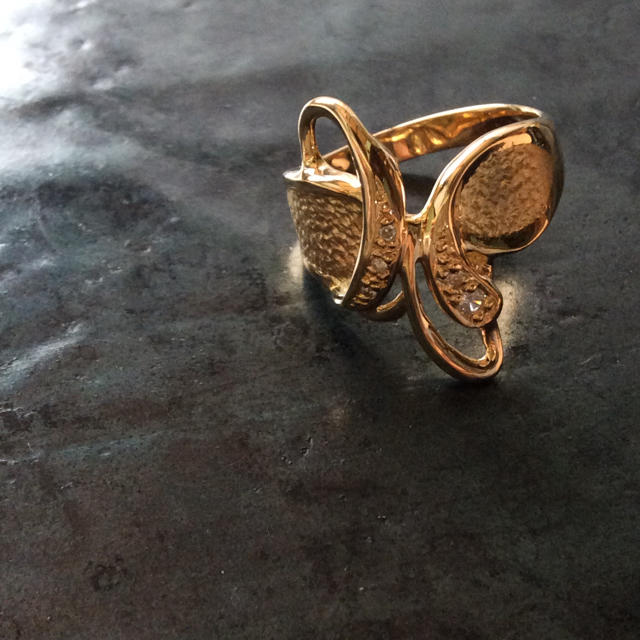 K18ダイヤモンド蝶々モチーフリング レディースのアクセサリー(リング(指輪))の商品写真
