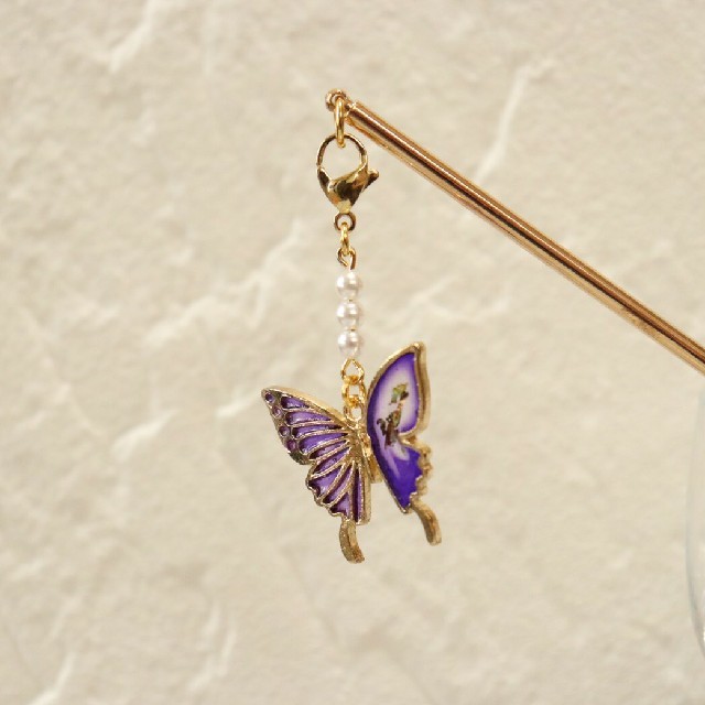 かんざし 蝶々 パール ハンドメイドのアクセサリー(ヘアアクセサリー)の商品写真