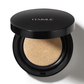 コスメキッチン(Cosme Kitchen)のFEMMUE エバーグロウクッション ナチュラルベージュSPF23 PA++(ファンデーション)