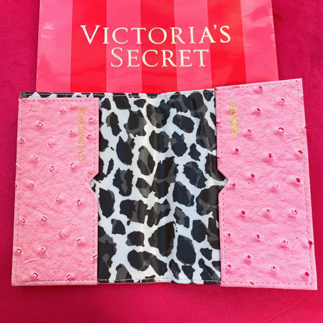 Victoria's Secret(ヴィクトリアズシークレット)の専用ケース レディースのファッション小物(名刺入れ/定期入れ)の商品写真