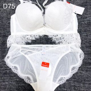 トリンプ(Triumph)のトリンプ D75 ドレス029 ブラ&ショーツセット(ブラ&ショーツセット)