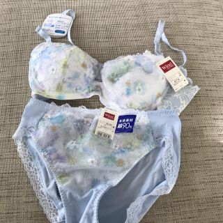 ウィング(Wing)のウィング ブラショーツセット♡新品、半額以下！(ブラ&ショーツセット)