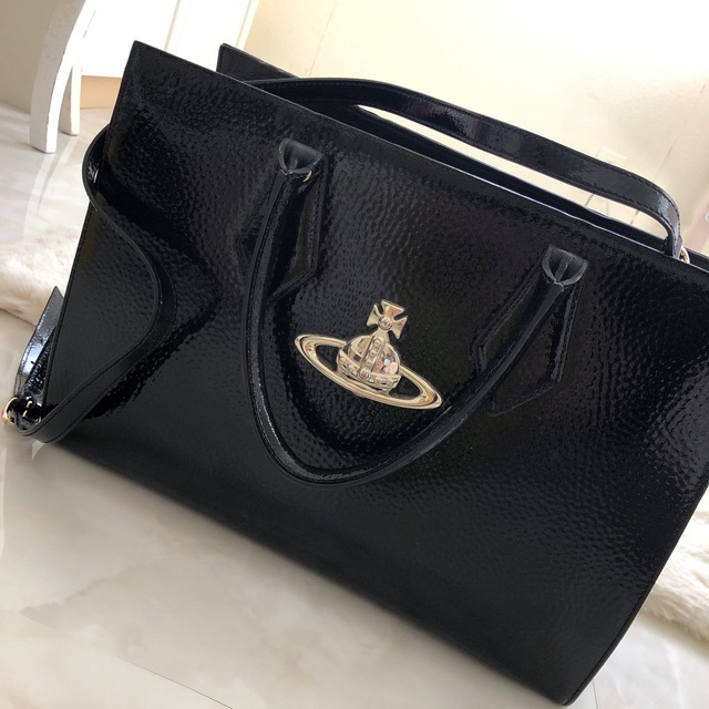 Vivienne Westwood エナメルバッグ 黒バッグ
