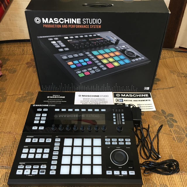 MASCHINE STUDIO （Expansion付き！） 楽器のDTM/DAW(MIDIコントローラー)の商品写真