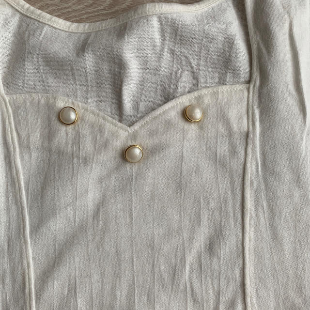 大きいサイ値下げズプラスサイズパールが可愛いオフホワイトレトロ半袖トップス レディースのトップス(Tシャツ(半袖/袖なし))の商品写真