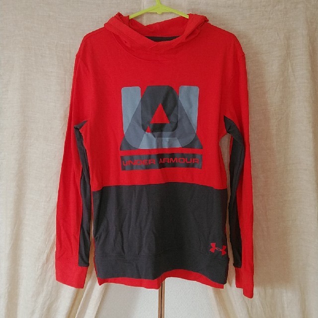 UNDER ARMOUR(アンダーアーマー)のアンダーアーマー　パーカー キッズ/ベビー/マタニティのキッズ服男の子用(90cm~)(ジャケット/上着)の商品写真