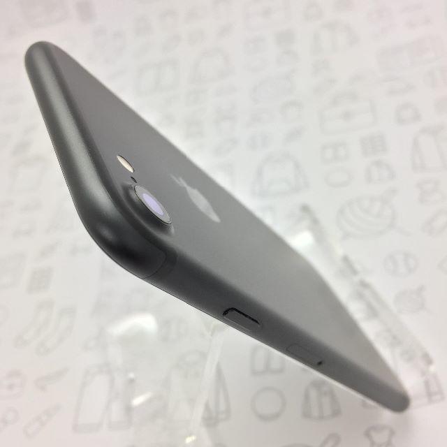 iPhone(アイフォーン)の【ﾗｸﾏ公式】iPhone 7 32GB 359185076171327 スマホ/家電/カメラのスマートフォン/携帯電話(スマートフォン本体)の商品写真