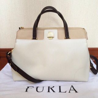 フルラ(Furla)のFURLAパイパールクス(ハンドバッグ)