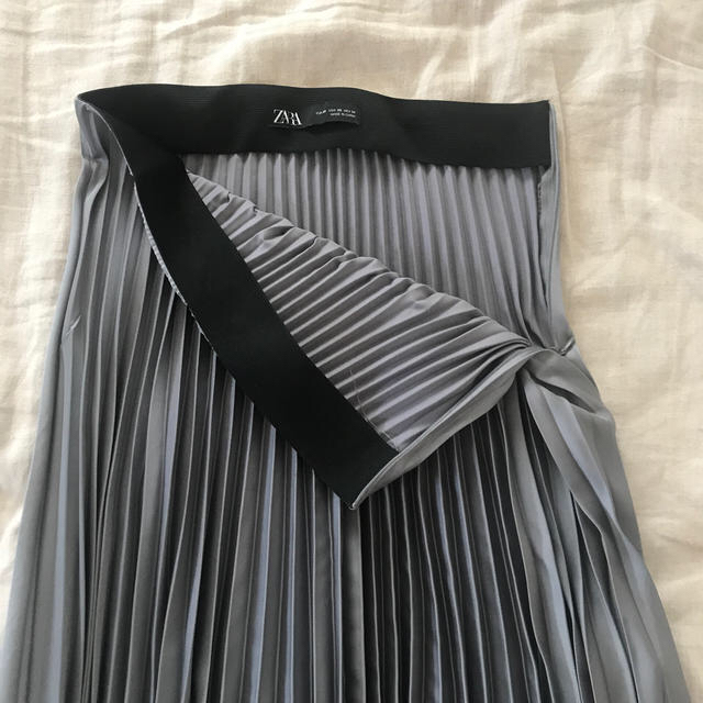 ZARA(ザラ)のグレープリーツスカート レディースのスカート(ひざ丈スカート)の商品写真