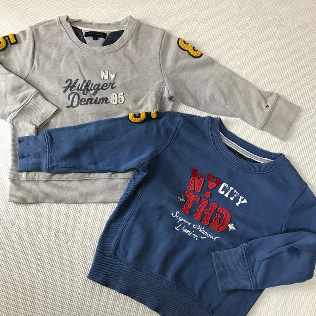 TOMMY HILFIGER(トミーヒルフィガー)のTOMY 男の子トレーナー スウェット 2枚セット キッズ/ベビー/マタニティのキッズ服男の子用(90cm~)(Tシャツ/カットソー)の商品写真