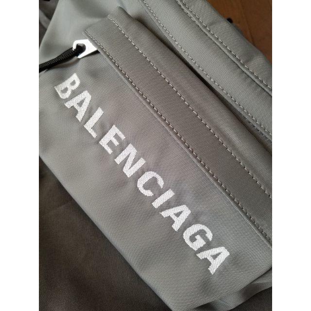 Balenciaga(バレンシアガ)のBALENCIAGA バレンシアガ Wheel ベルト バッグ Gray レディースのバッグ(ショルダーバッグ)の商品写真