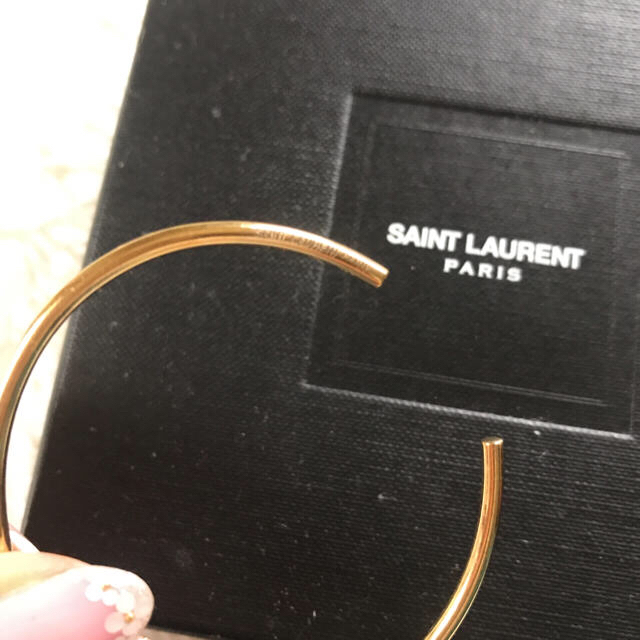 Saint Laurent(サンローラン)の❁サンローラン❁チューブバングル❁ゴールド レディースのアクセサリー(ブレスレット/バングル)の商品写真