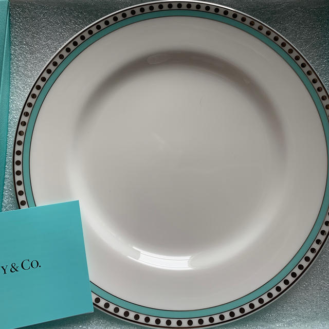 Tiffany & Co.(ティファニー)のらら様専用 ティファニー 平皿 2枚 インテリア/住まい/日用品のキッチン/食器(食器)の商品写真