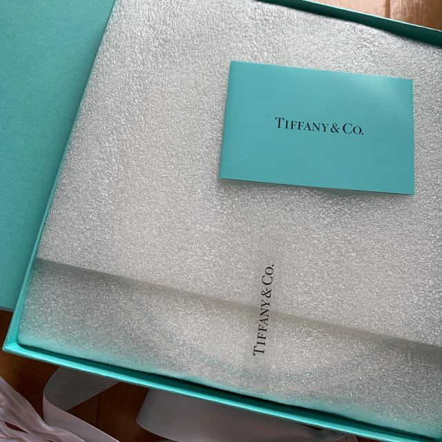 Tiffany & Co.(ティファニー)のらら様専用 ティファニー 平皿 2枚 インテリア/住まい/日用品のキッチン/食器(食器)の商品写真