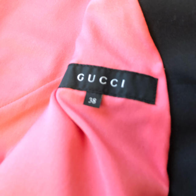 Gucci(グッチ)の正規品⭐️本物⭐️グッチ⭐️GUCCI⭐️立体 襟 素敵なトレンチ コート 38 レディースのジャケット/アウター(トレンチコート)の商品写真