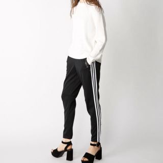 アディダス(adidas)の【新品・タグ付き】adidas moussy パンツ(カジュアルパンツ)