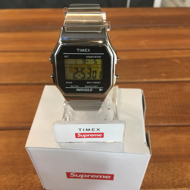 Supreme(シュプリーム)のSupreme Timex Digital Watch シルバー メンズの時計(腕時計(デジタル))の商品写真