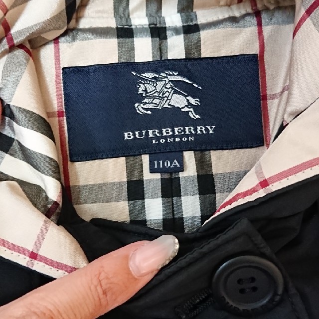 BURBERRY(バーバリー)のblank様専用💕バーバリー ナイロンコート 110 キッズ/ベビー/マタニティのキッズ服男の子用(90cm~)(コート)の商品写真