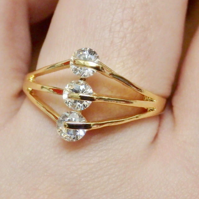 即購入OK【CR324】キラキラ＊クリアストーンゴージャスリング指輪 レディースのアクセサリー(リング(指輪))の商品写真