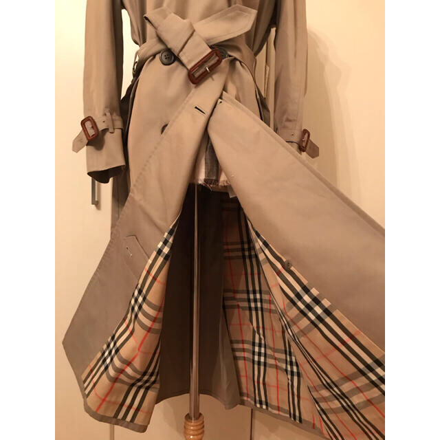 BURBERRY(バーバリー)の今夜限定最終価格新品同様バーバリートレンチ春秋用38 レディースのジャケット/アウター(トレンチコート)の商品写真