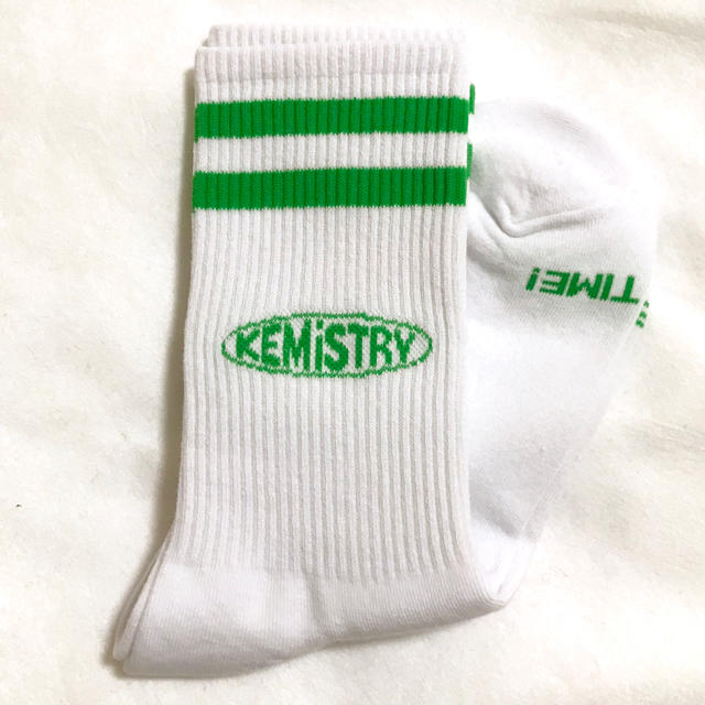 iKON(アイコン)の【 YG公式 】GREEN iKON KEMiSTRY ソックス エンタメ/ホビーのタレントグッズ(アイドルグッズ)の商品写真