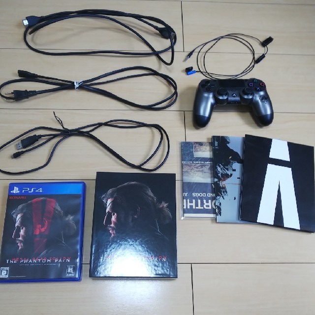 PlayStation®4 METAL GEAR SOLID V LIMITED