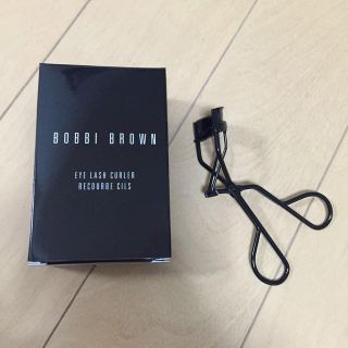 ボビイブラウン(BOBBI BROWN)の【新品未使用】ボビーブラウン ビューラー(マスカラ)