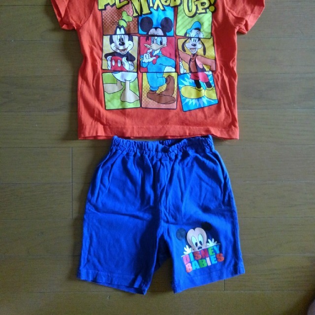 Disney(ディズニー)の90～100ディズニー Tシャツ＆半ズボンセット キッズ/ベビー/マタニティのキッズ服男の子用(90cm~)(Tシャツ/カットソー)の商品写真