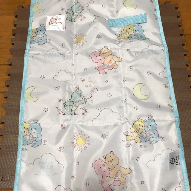 CareBears(ケアベア)の【新品】Care Bears baby おむつ替えシート キッズ/ベビー/マタニティのおむつ/トイレ用品(おむつ替えマット)の商品写真