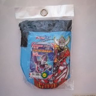 ウルトラマンオーブ ペットボトルホルダー 保温 保冷 500ml (日用品/生活雑貨)