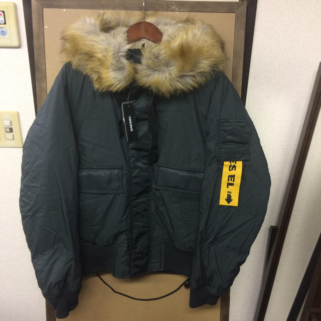 新品】DIESEL フェイクファー中綿ブルゾン Lサイズ optiquealmawlid.ma