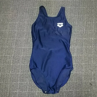 アリーナ(arena)の専用 arena製 女児 水着 140 細身のため130出品(水着)