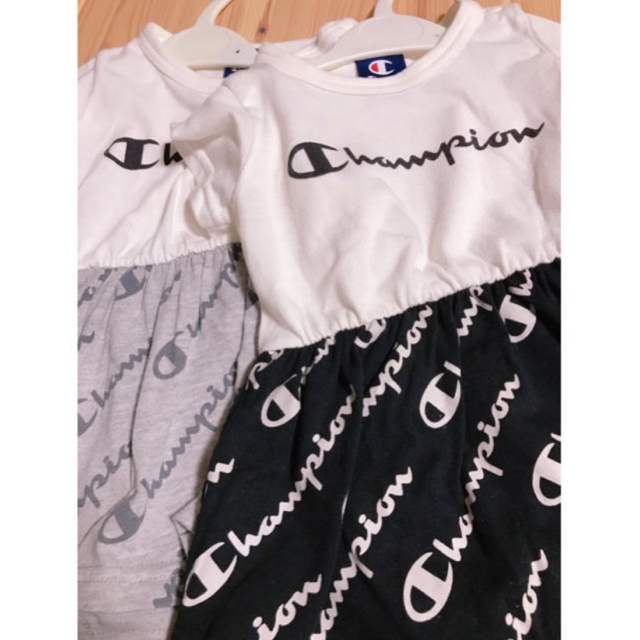 Champion(チャンピオン)のChill様 専用 Champion ワンピ ロンパース 2点セット キッズ/ベビー/マタニティのベビー服(~85cm)(ロンパース)の商品写真