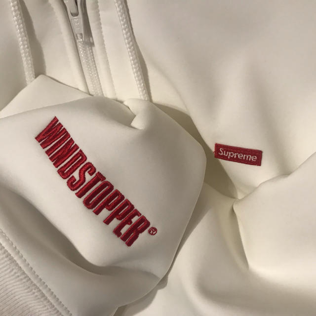 Supreme(シュプリーム)のwindstopper zip up hooded sweatshirt メンズのトップス(パーカー)の商品写真