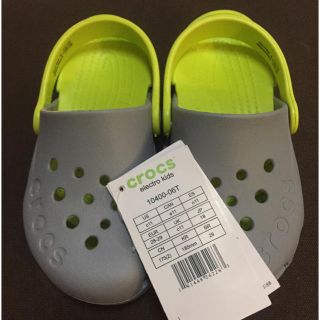 クロックス(crocs)の新品 クロックス サンダル お子様用(サンダル)