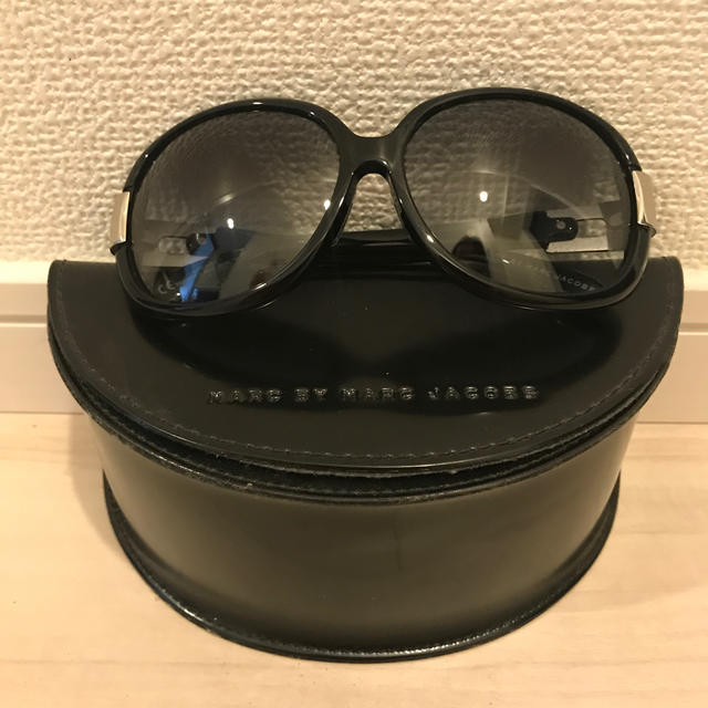 MARC BY MARC JACOBS(マークバイマークジェイコブス)のサングラス レディースのファッション小物(サングラス/メガネ)の商品写真