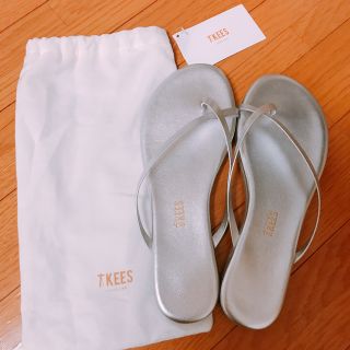 【SALE中】TKEESシルバーサンダル(サンダル)