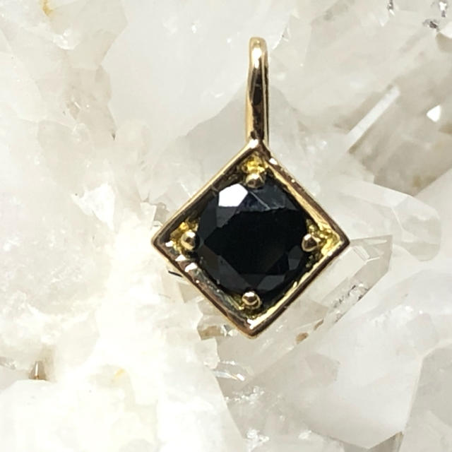 k18YG AU750 18金 ブラックダイヤモンド 0.29ct ペンダント - ネックレス
