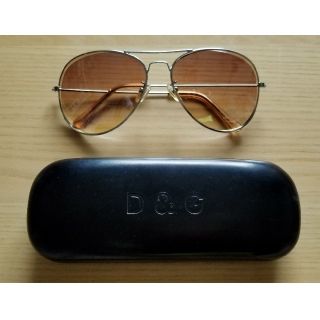 ディーアンドジー(D&G)のD&Gケース付シルバーフレームブラウングラデーションUVティアドロップサングラス(サングラス/メガネ)