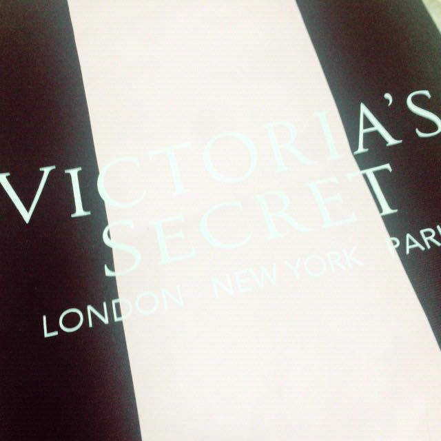 Victoria's Secret(ヴィクトリアズシークレット)のVictoria'sSecret☆バッグ レディースのバッグ(ショルダーバッグ)の商品写真
