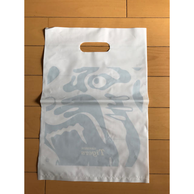 阪神タイガース(ハンシンタイガース)の未使用！阪神タイガース ショップ袋 25枚 白 ホワイト スポーツ/アウトドアの野球(応援グッズ)の商品写真