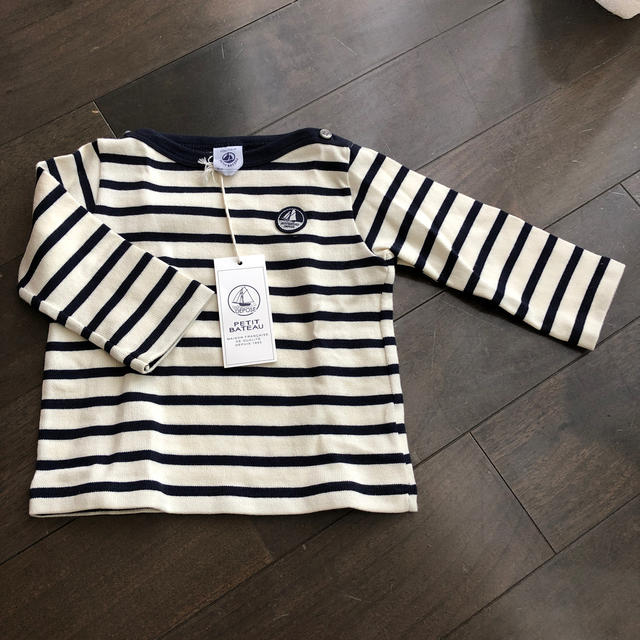 PETIT BATEAU(プチバトー)の【cho52様専用】 新品 PETIT BATEAU シャツ キッズ/ベビー/マタニティのベビー服(~85cm)(Ｔシャツ)の商品写真