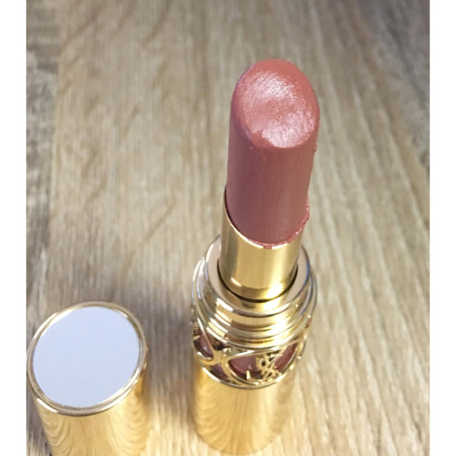 Yves Saint Laurent Beaute(イヴサンローランボーテ)のイヴサンローラン  リップスティック Rouge Volupte No.25 コスメ/美容のベースメイク/化粧品(口紅)の商品写真