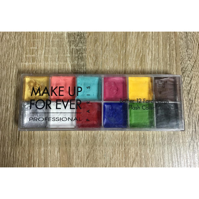 MAKE UP FOR EVER(メイクアップフォーエバー)のMake Up For Ever 12 Flash Color Case コスメ/美容のベースメイク/化粧品(フェイスカラー)の商品写真